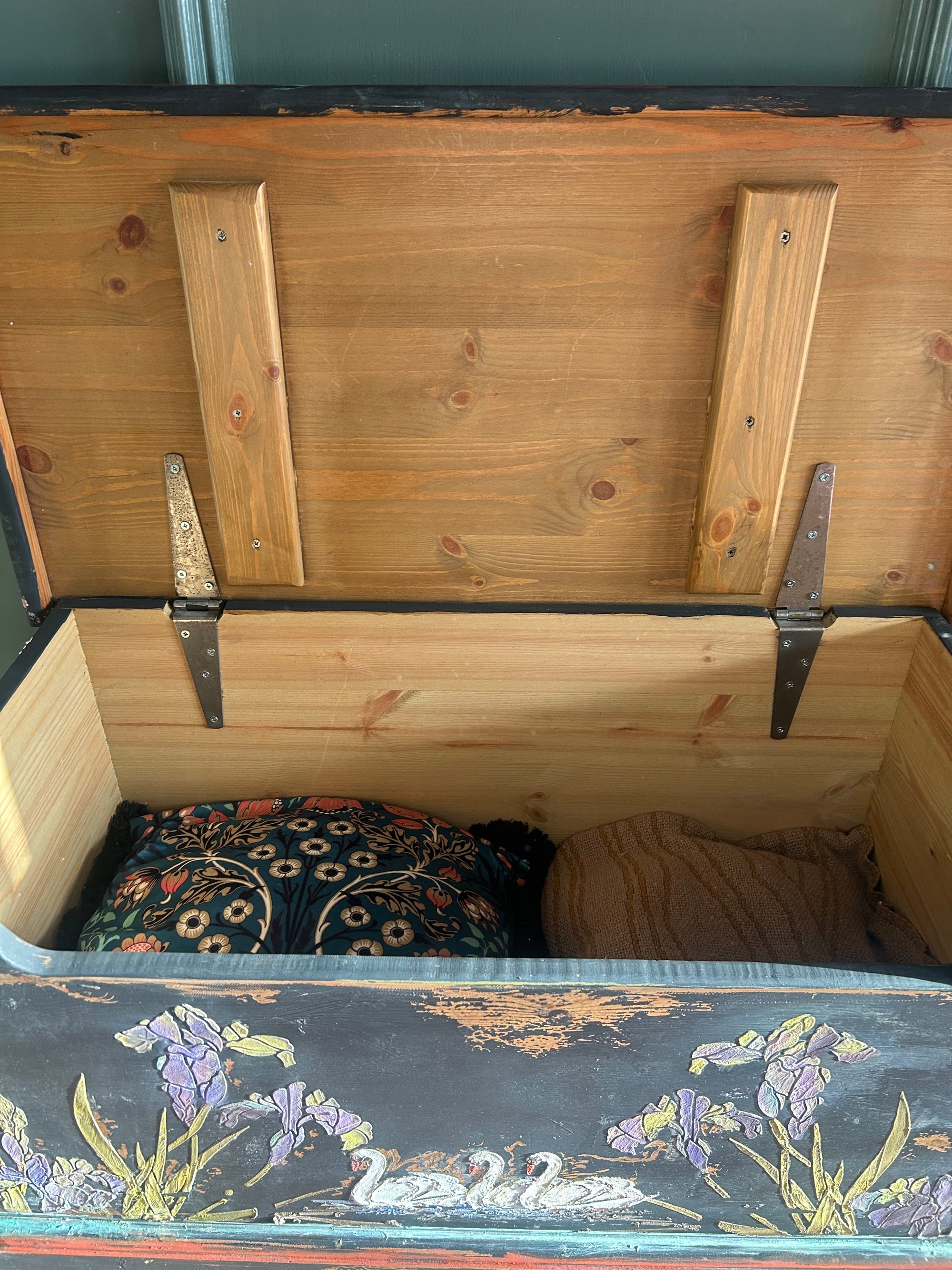 Vintage Painted Blanket Box with Swan Chinoiserie