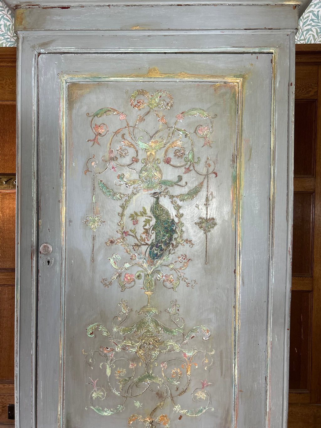 Vintage French Painted Linen Press/Wardrobe with Inlaid Chinoiserie