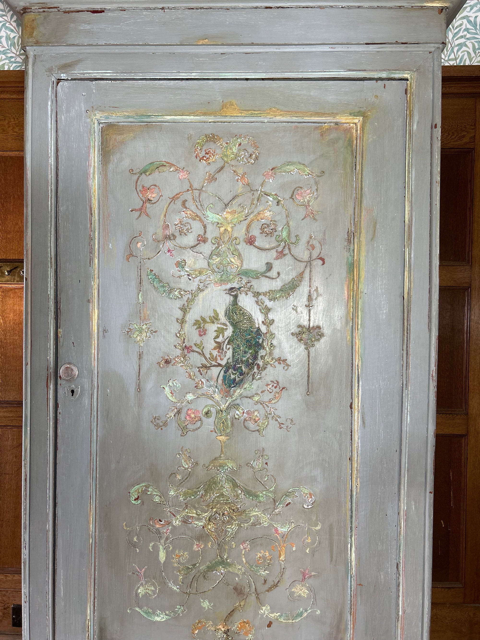 Vintage French Painted Linen Press/Wardrobe with Inlaid Chinoiserie