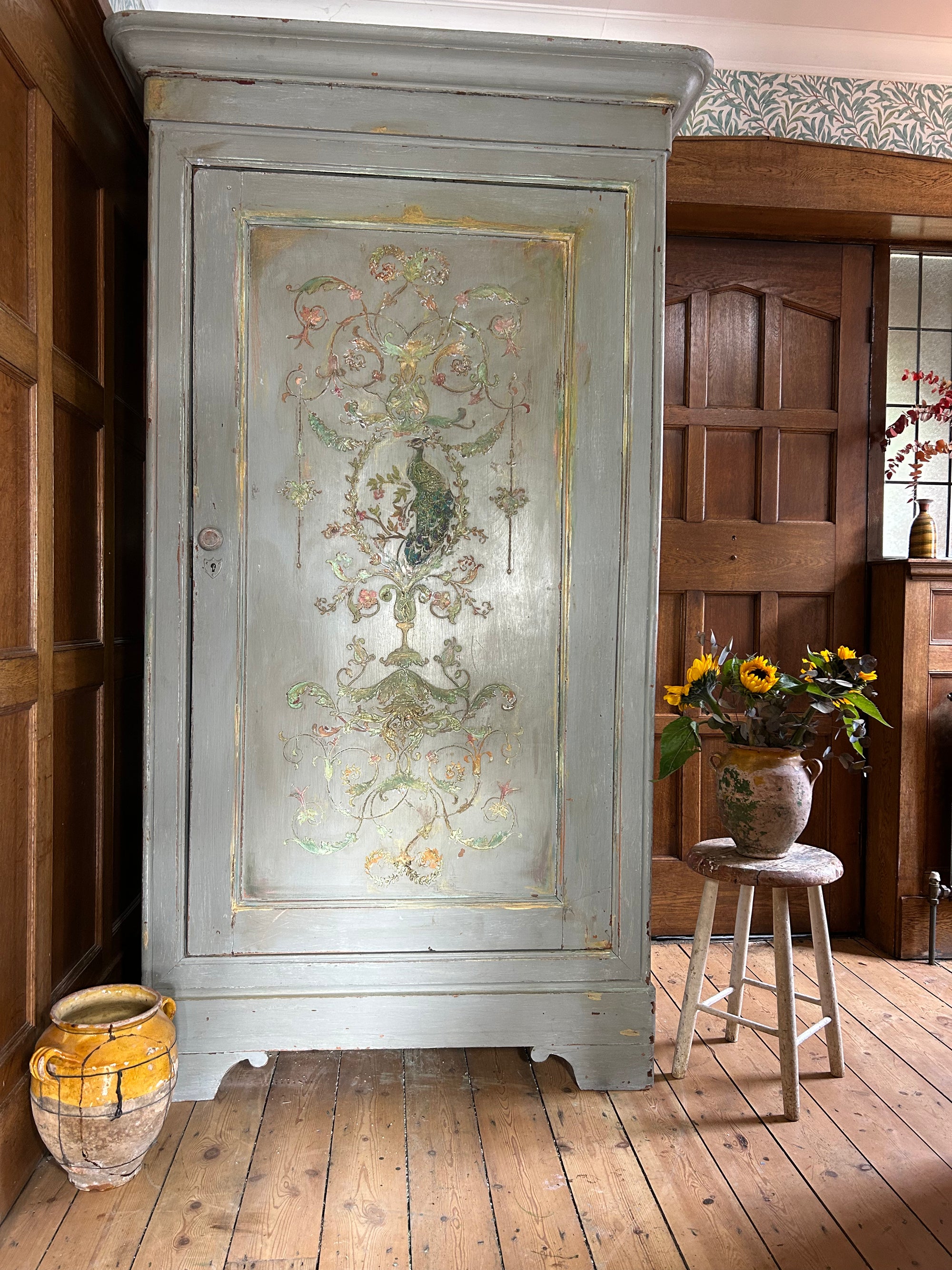Vintage French Painted Linen Press/Wardrobe with Inlaid Chinoiserie