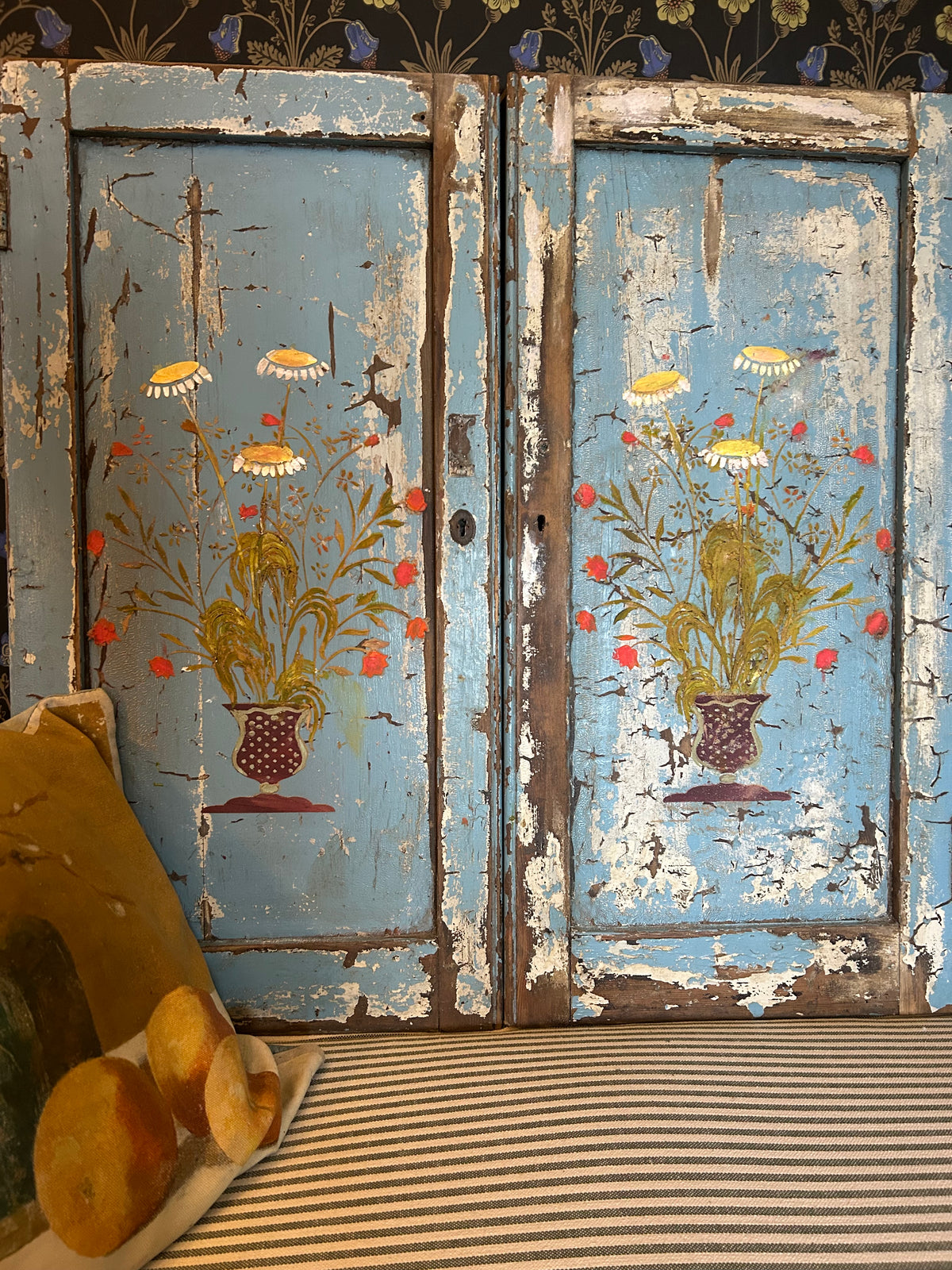 Reclaimed Door Wallhanging with Daisies